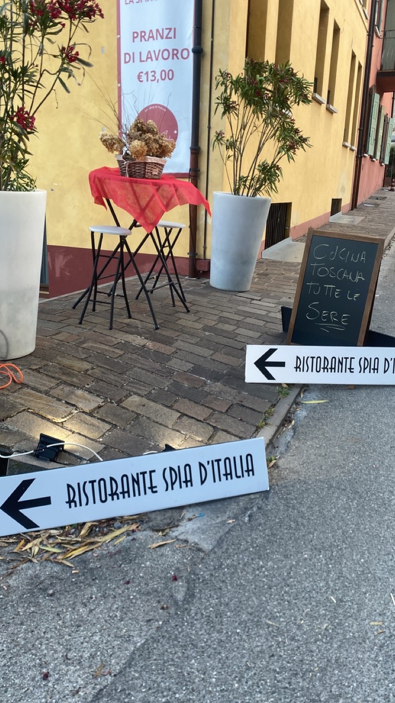 Insegna del ristorante